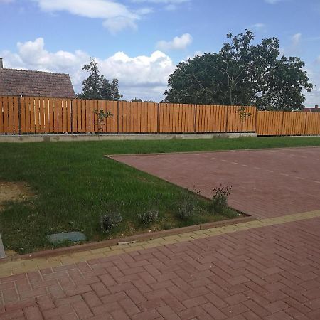Levendulas Haz Becsehely Bagian luar foto