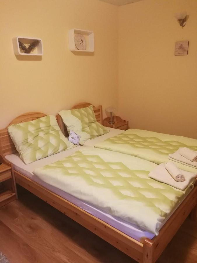 Levendulas Haz Becsehely Bagian luar foto